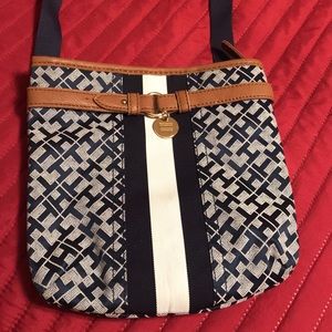 Tommy Hilfiger Crossbody